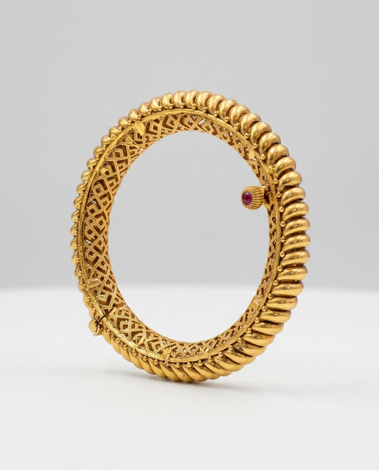 The Heritage Ruby-Accent Copper Bangle ÔøΩ Lifetime Polish Edition- Pack of 1