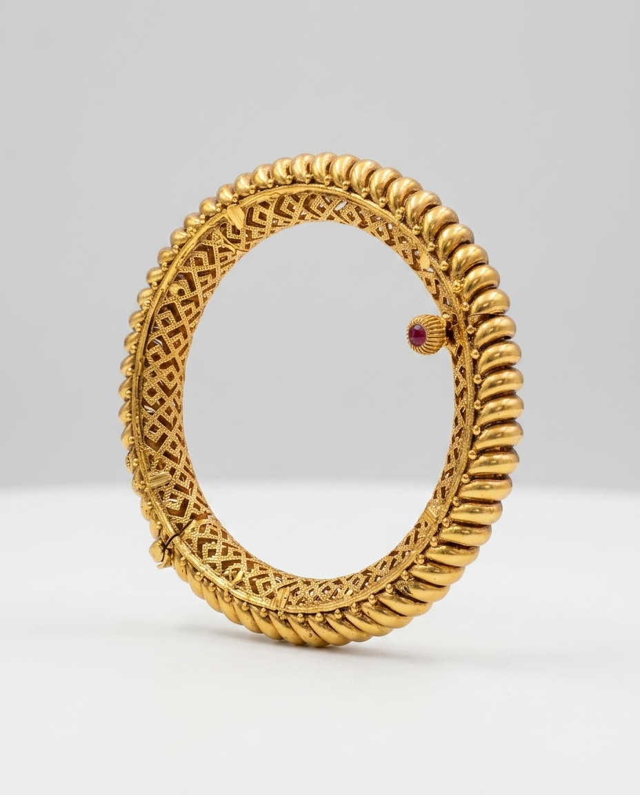 The Heritage Ruby-Accent Copper Bangle ÔøΩ Lifetime Polish Edition- Pack of 1