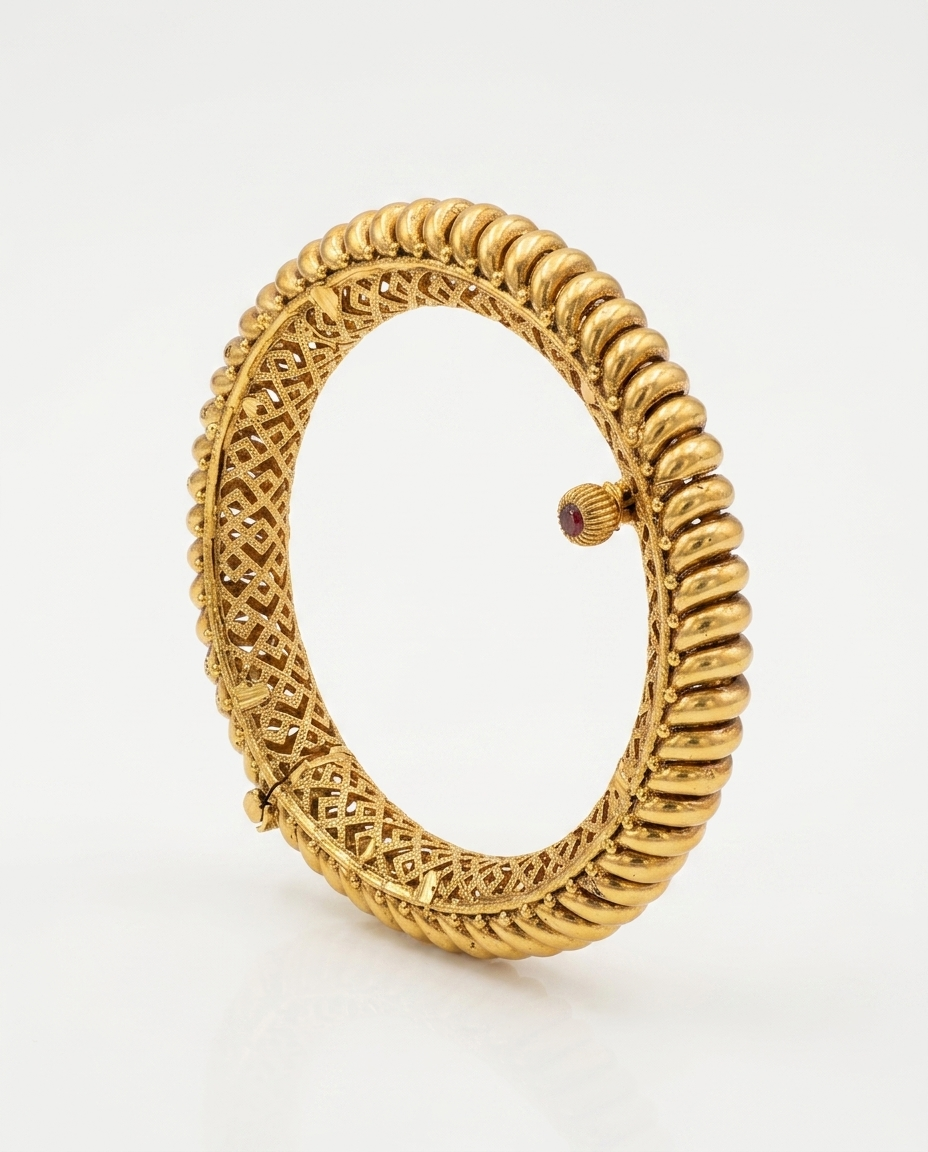 The Heritage Ruby-Accent Copper Bangle ÔøΩ Lifetime Polish Edition- Pack of 1